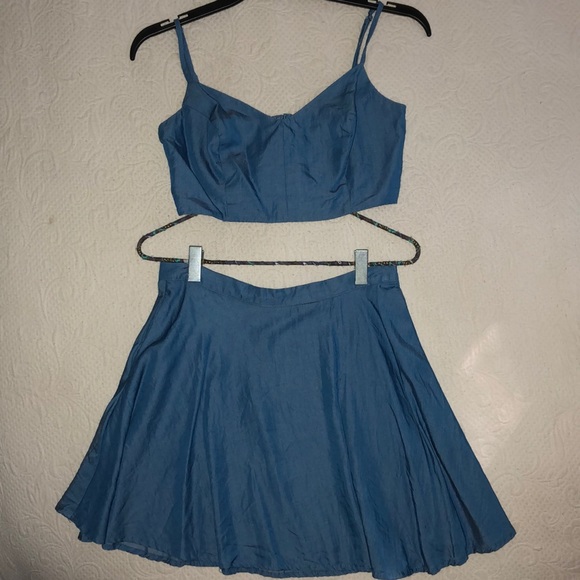 Lulu’s Denim Set - Picture 4 of 8